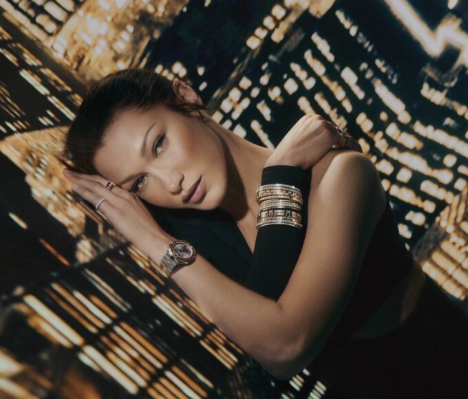Bella Hadid protagoniza la nueva campaña de Chopard.
