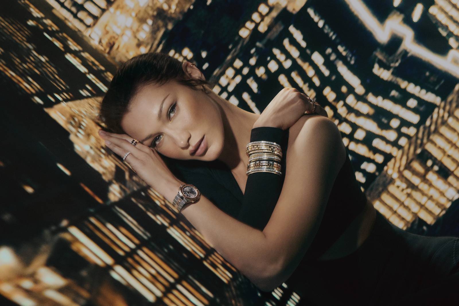 Bella Hadid protagoniza la nueva campaña de Chopard.