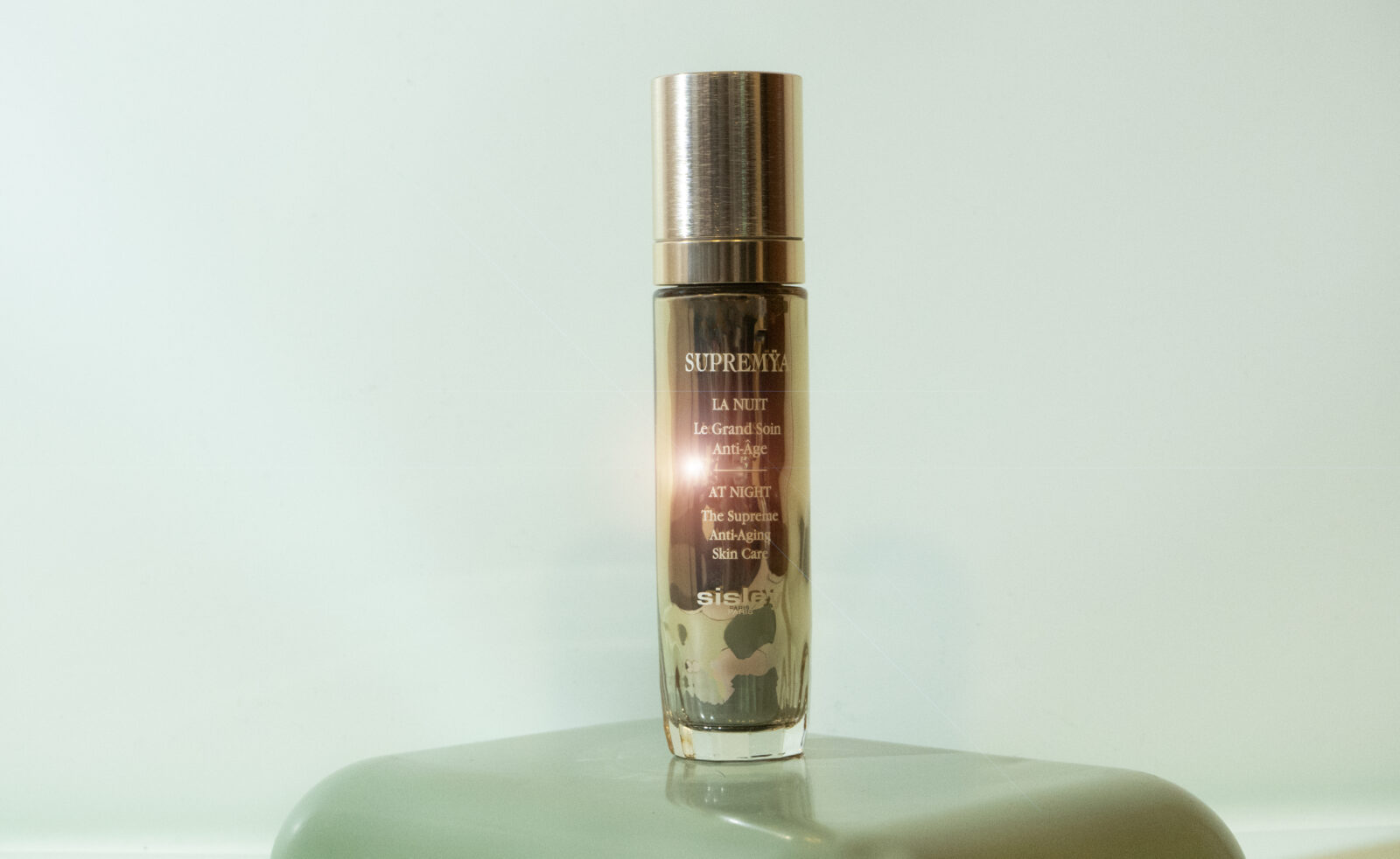 Supremya de Sisley, un básico para todas las noches.