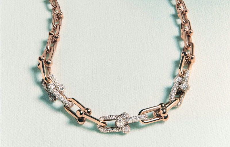 Así es la nueva campaña de Tiffany & Co. en nombre del amor.