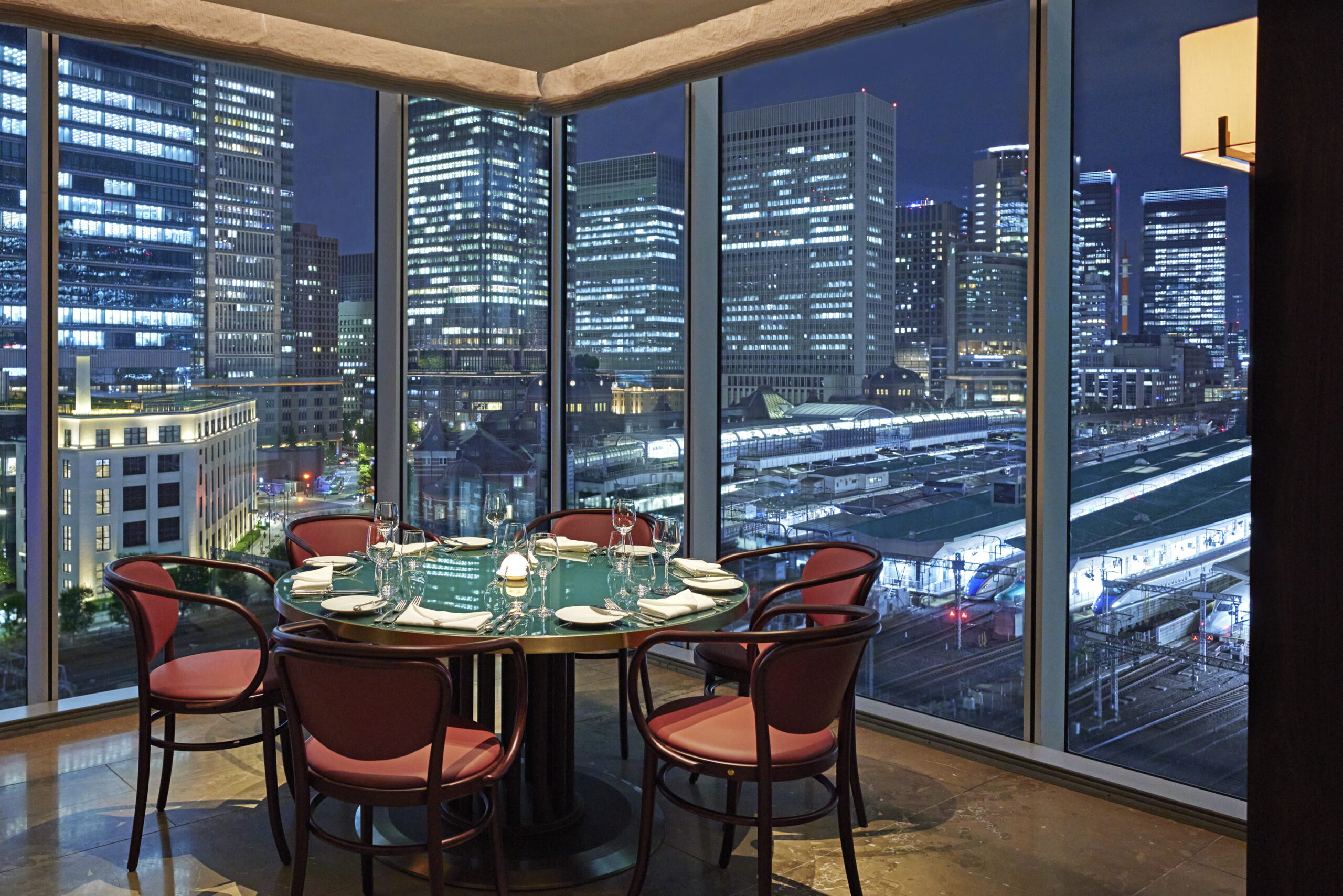 Four Seasons Hotel Tokyo At Marunouchi