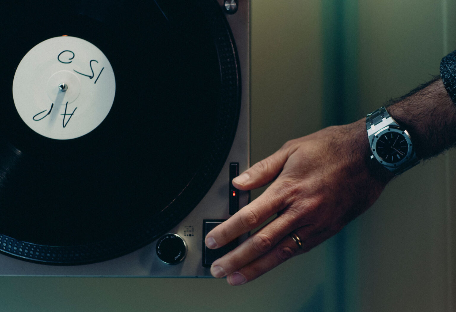 El arte de escuchar el tiempo: RAYE para los 150 años de Audemars Piguet