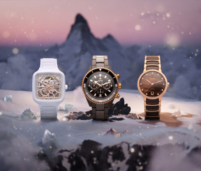 Descubre relojes mágicos en cumbres nevadas: cerámica brillante, diamantes y oro rosa que convierten el tiempo en emoción. True Square Open Heart, Captain Cook Chronograph y Centrix Diamonds: piezas perfectas para regalar calidez invernal.