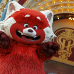 Encuentros y festín en el Año Nuevo Lunar de Disneyland.