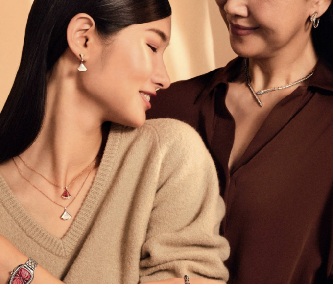 Broche Caballo, Serpenti Viper en rubí y Seduttori rojo brillan con vitalidad del Año Nuevo Lunar. Renovación en oro y gemas.