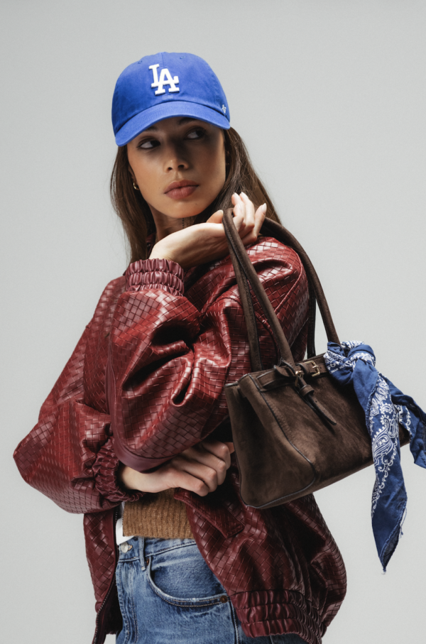 Gorras que se quedan: craft eterno para el día a día. ’47 Clean Up redefine lo que dura.