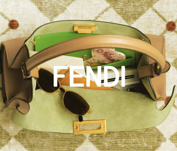 Mujeres creativas como Sienna Spiro, Amber Mark, Kilo Kish y Kitty Cash posan con la bolsa Fendi Way en tonos vibrantes; campaña íntima de elegancia ligera Spring/Summer 2026, dirigida por Ganna Bogdan.
