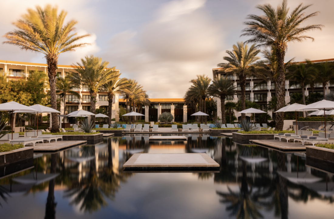 Vista luxury relajado: yoga y Caribe Mexicano en AURA Wellness, resort todo incluido UNICO 20°87°.