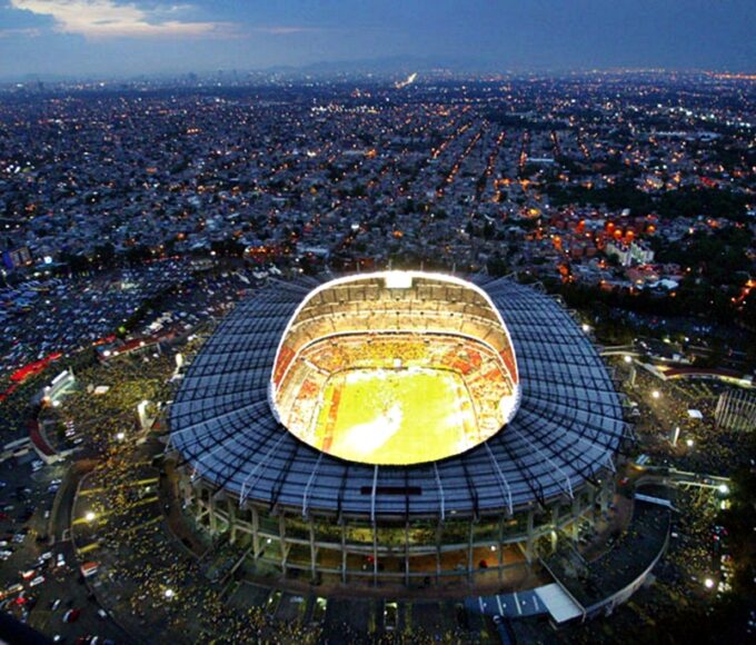 El Estadio Azteca, ahora Estadio Azteca – Estadio Banorte, luce su nueva cara tras la remodelación integral rumbo al Mundial 2026, con gradas reconfiguradas, cancha híbrida y tecnología moderna listas para la reinauguración con México vs Portugal.