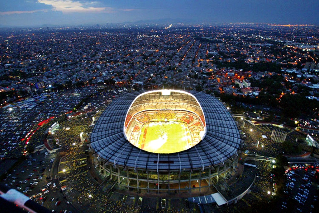 El Estadio Azteca, ahora Estadio Azteca – Estadio Banorte, luce su nueva cara tras la remodelación integral rumbo al Mundial 2026, con gradas reconfiguradas, cancha híbrida y tecnología moderna listas para la reinauguración con México vs Portugal.
