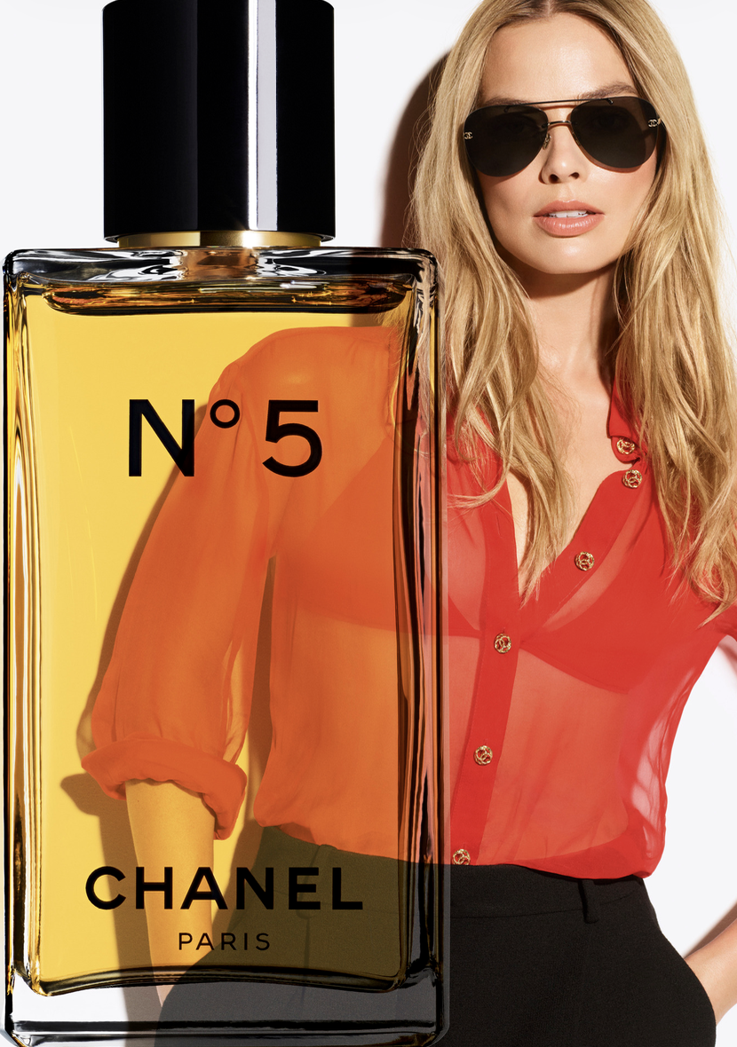 N°5 Eau de Toilette: floral abstracta, sutilmente amaderada. Libertad en cada gota.