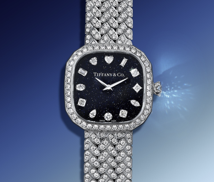 Reloj Eternity by Tiffany en oro blanco 18K con esfera de aventurina cushion, pavé de diamantes y brazalete impecable.