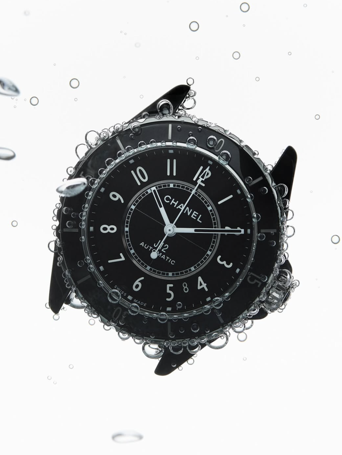 Reloj CHANEL de alta relojería presentado en Watches and Wonders 2026, con diseño sofisticado en cerámica, oro y diamantes que refleja lujo, precisión y elegancia.