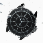 Reloj CHANEL de alta relojería presentado en Watches and Wonders 2026, con diseño sofisticado en cerámica, oro y diamantes que refleja lujo, precisión y elegancia.