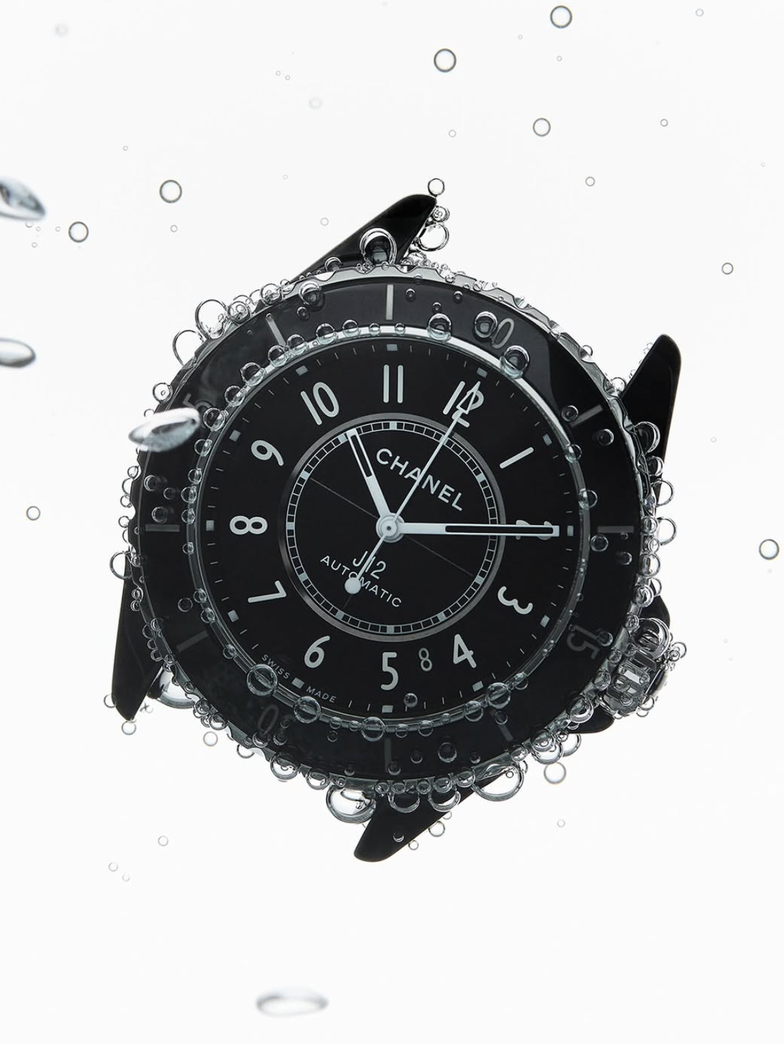 Reloj CHANEL de alta relojería presentado en Watches and Wonders 2026, con diseño sofisticado en cerámica, oro y diamantes que refleja lujo, precisión y elegancia.