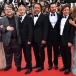 Directores, actores y creativos mexicanos reunidos en Cannes durante el festival internacional de cine, representando la presencia histórica de México en la Riviera Francesa.