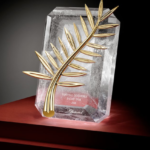 La icónica Palma de Oro de Cannes 2026 creada por Chopard, elaborada en oro ético de 18 quilates y cristal de roca, presentada como símbolo de excelencia cinematográfica y Alta Joyería.