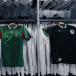 Artesanas mexicanas presentan el tercer jersey de la Selección Nacional de México dentro del Archivo adidas en Alemania, una pieza bordada a mano que celebra la tradición y cultura mexicana.