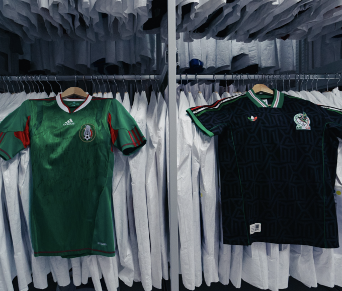 Artesanas mexicanas presentan el tercer jersey de la Selección Nacional de México dentro del Archivo adidas en Alemania, una pieza bordada a mano que celebra la tradición y cultura mexicana.