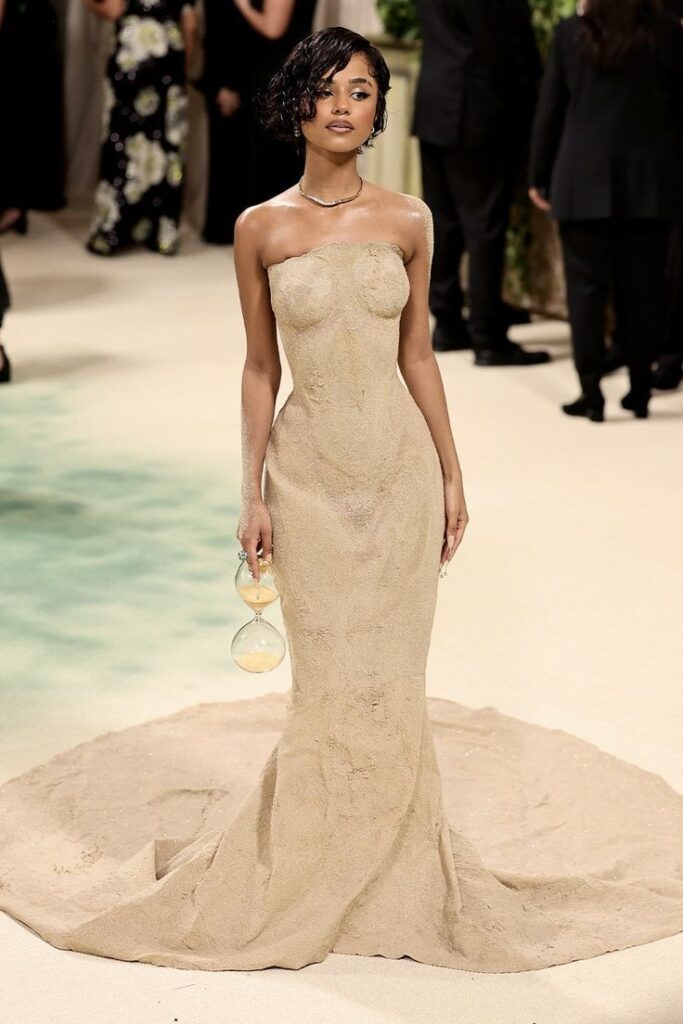 Tayla en Balmain 