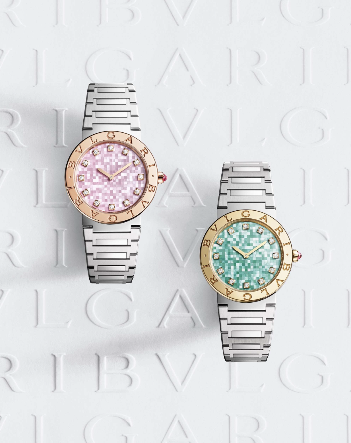 Reloj Bvlgari Bvlgari de 33 mm con esfera de marquetería de nácar artesanal, índices de diamantes y bisel grabado BVLGARI BVLGARI, inspirado en la elegancia de los veranos italianos.