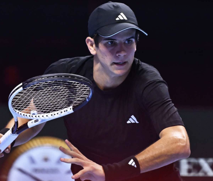 Rafael Jódar celebra un punto durante Roland Garros 2026, torneo en el que el joven tenista español se consolidó como una de las grandes revelaciones al alcanzar los cuartos de final en París.