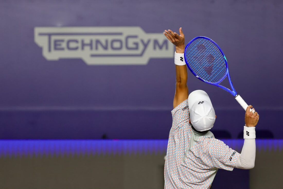 Jugadores entrenan en el gimnasio oficial del Mifel Tennis Open by Telcel Oppo 2026, equipado por Technogym con tecnología de alto rendimiento para su preparación y recuperación en Los Cabos.