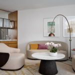 Interior renovado de The St. Regis Mexico City con diseño contemporáneo, materiales naturales y detalles inspirados en la cultura y esencia de México.