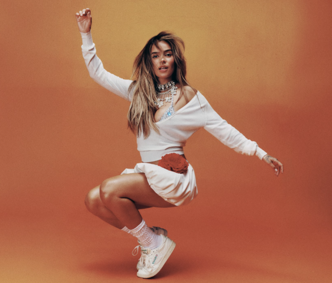 KAROL G protagoniza la nueva campaña de Reebok Classics “Born Classic. Worn Together.”
