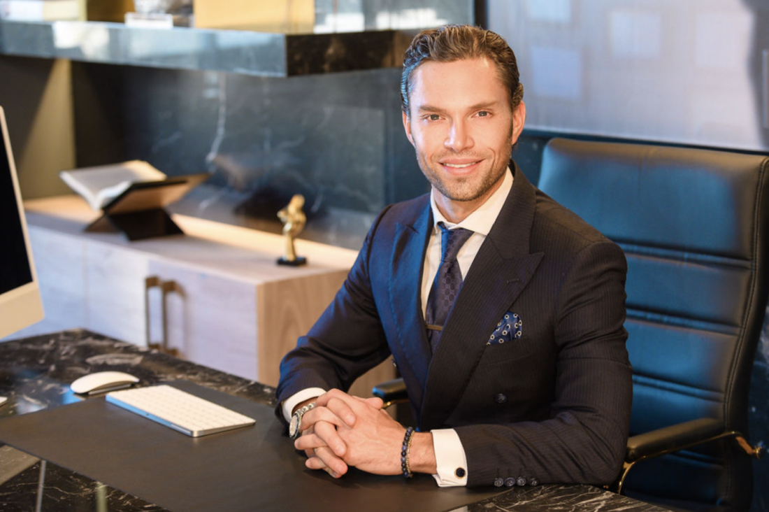 Conoce al Dr. David De Rungs, especialista detrás del Deep Plane Facelift en México y de una nueva visión del rejuvenecimiento facial.