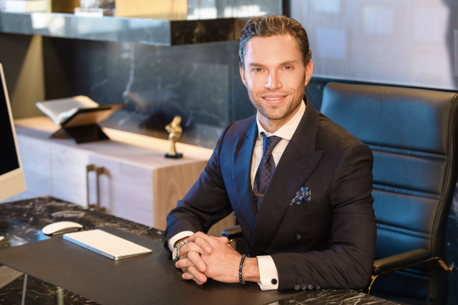 Conoce al Dr. David De Rungs, especialista detrás del Deep Plane Facelift en México y de una nueva visión del rejuvenecimiento facial.