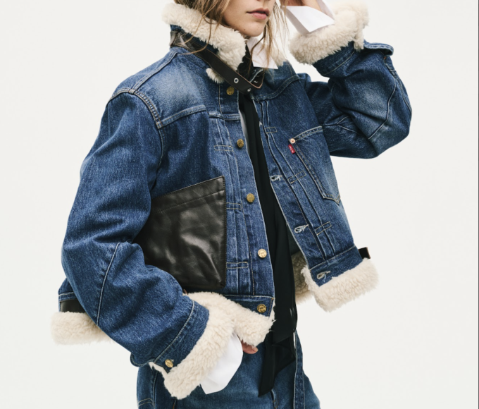 Levi’s x sacai presenta su tercera colaboración: una reinterpretación del denim con nuevas proporciones, texturas y siluetas bajo la visión de Chitose Abe.