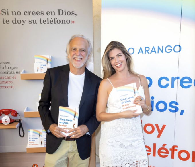 Paco Arango presentó «Si no crees en Dios, te doy su teléfono» en Miami junto a Stephanie Cayo, en una conversación sobre esperanza y solidaridad. Anuncio Opciones del anuncio Obtener más información